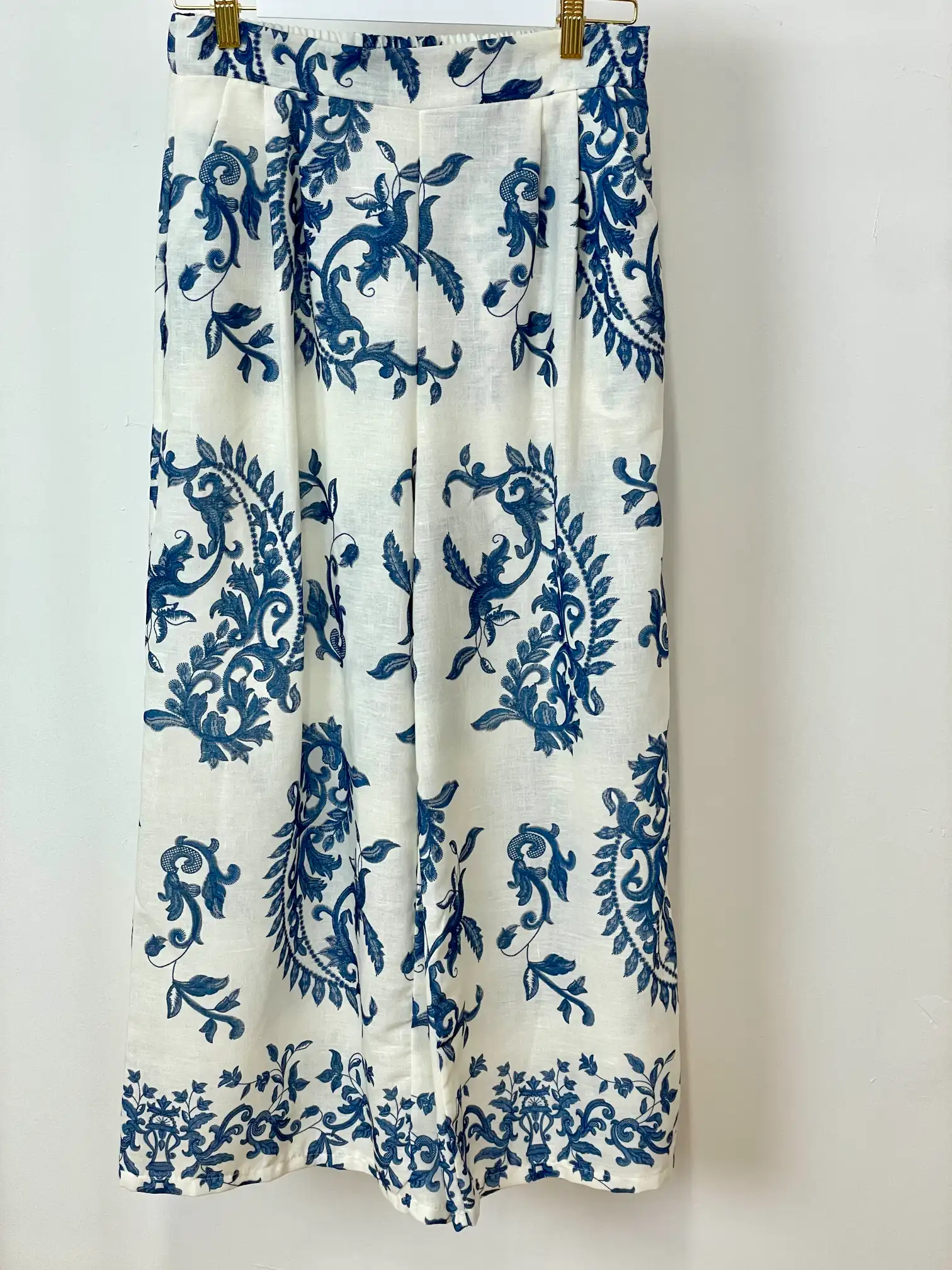 Pantalón precioso de lino azul y blanco 